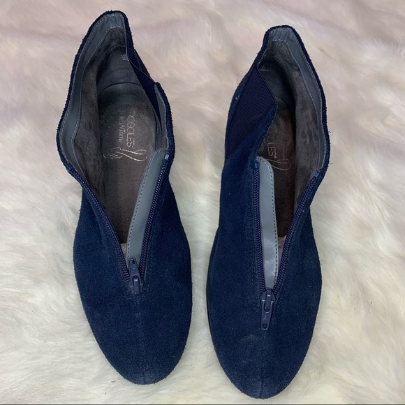 Aerosoles StitchNTurn Blue Suede Booties sz 10M - Picture 8 of 14